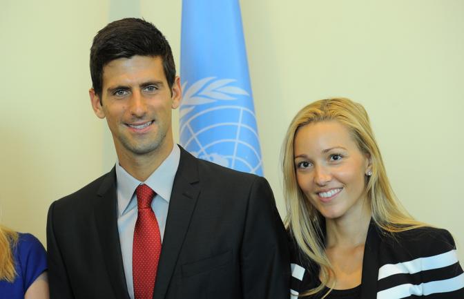 Giornata istituzionale anche per Novak Djokovic e la fidanzata Jelena Ristic: oggi all'Onu il numero 1 del tennis mondiale, gi ambasciatore Unicef per la Serbia, ha presentato il suo progetto 